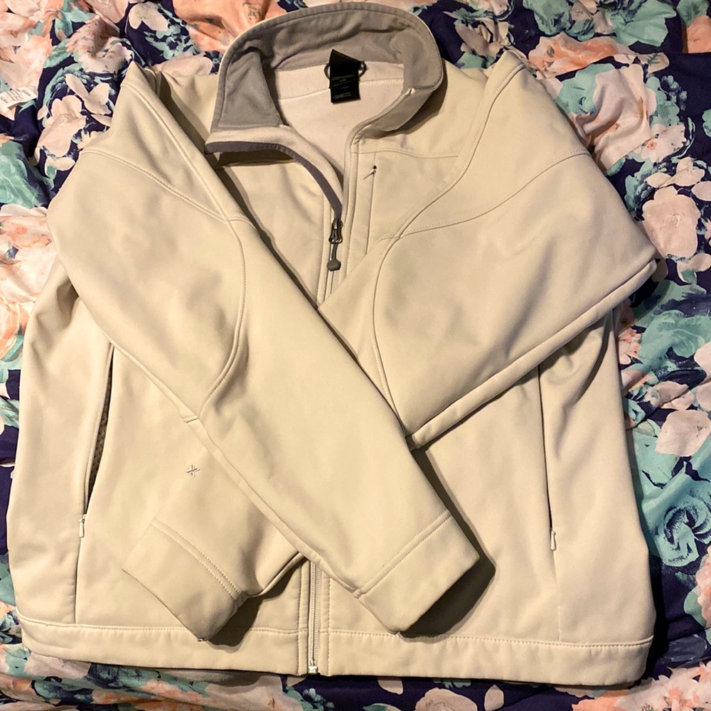 Good condition North Face Cream Size L Jacket